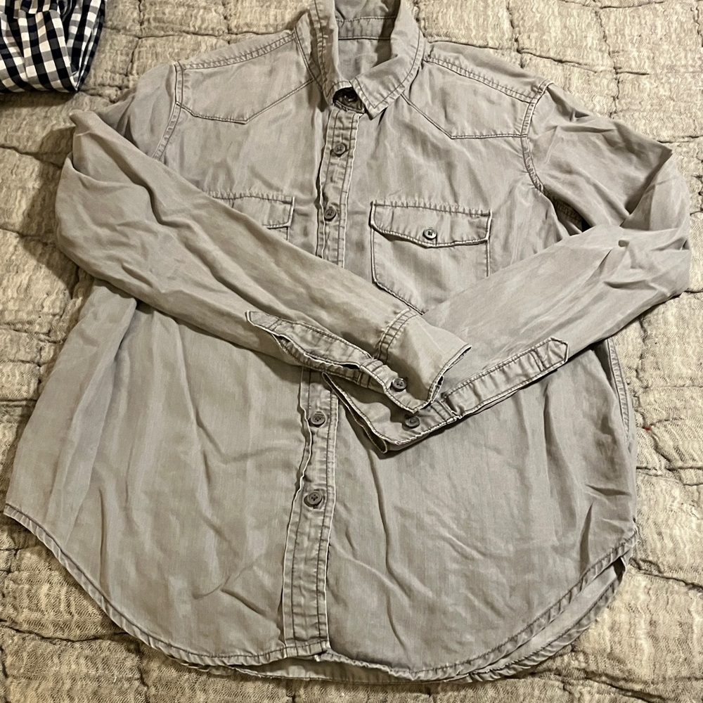 GAP women’s XS Light Gray Tencel Shirt